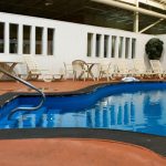 Services d'hôtel 3 étoiles Basses-Laurentides, atrium de 20 000 p.c avec piscine intérieure